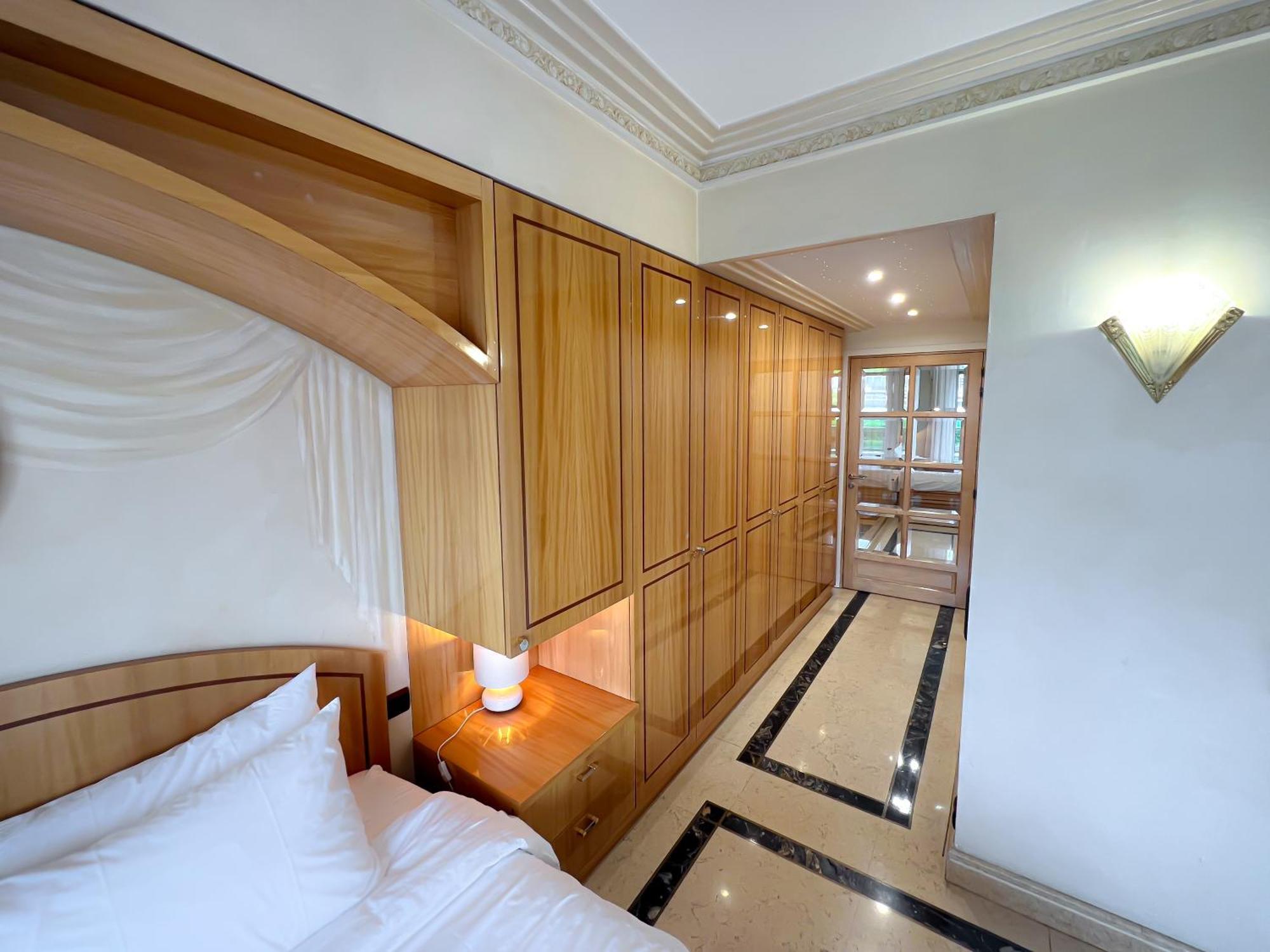 Les Amoureux De Homestay *