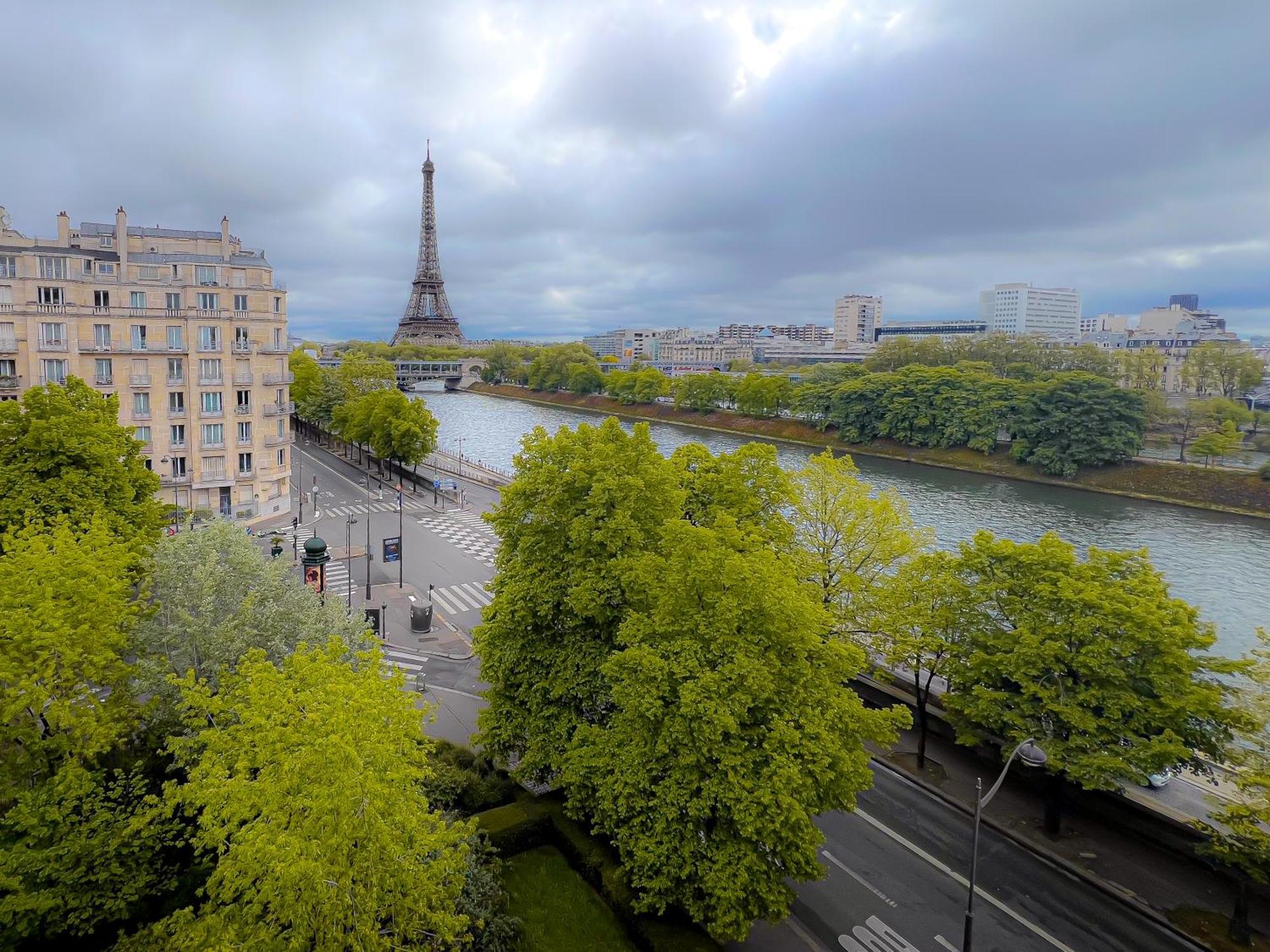 Les Amoureux De Homestay *