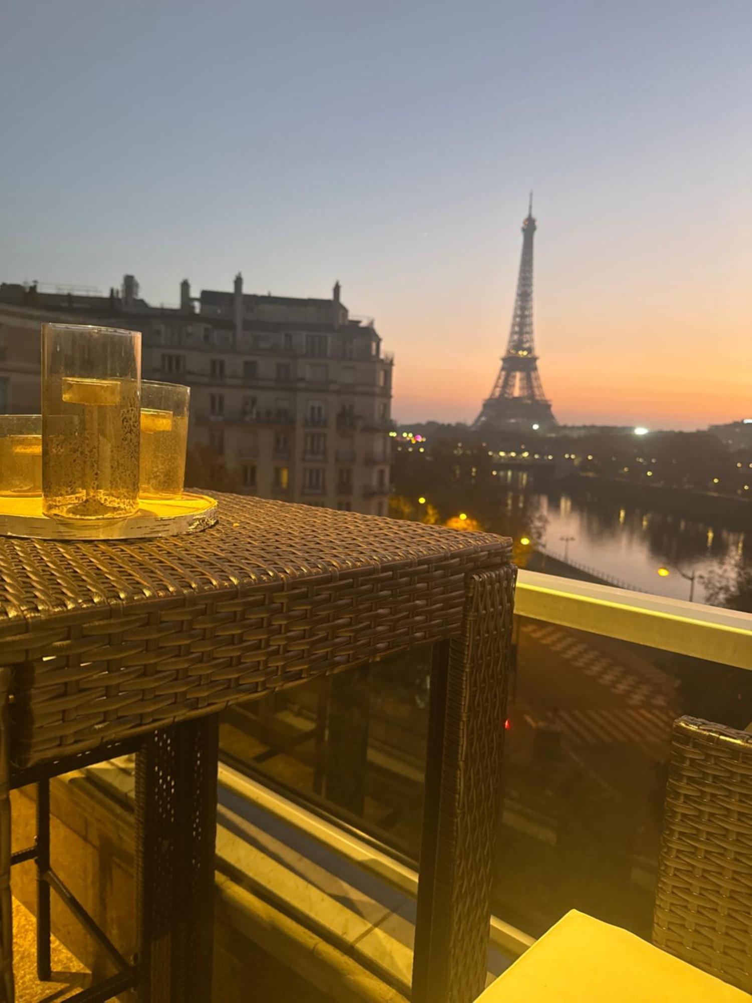 Les Amoureux De Paris