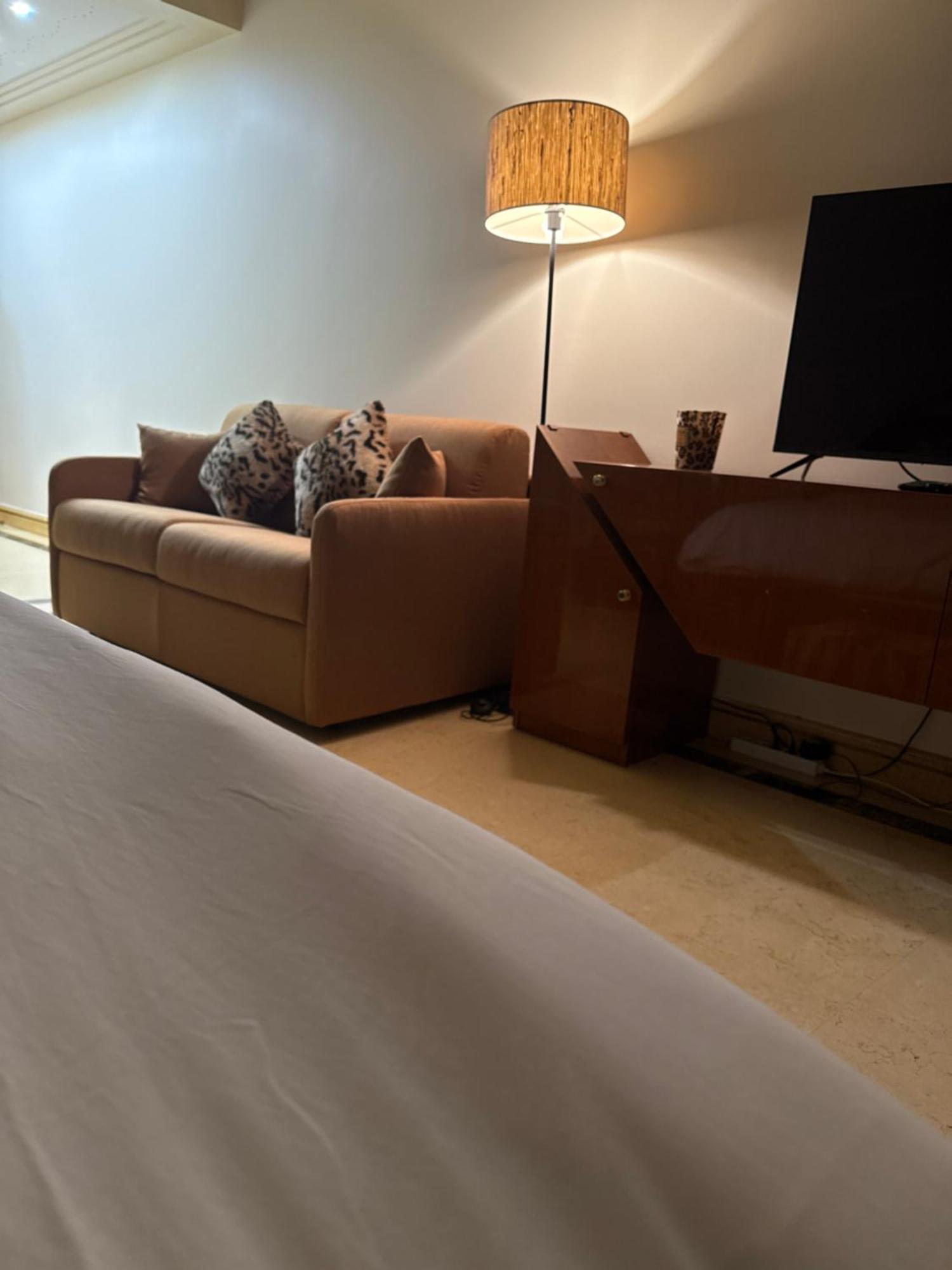 Les Amoureux De Homestay Paris