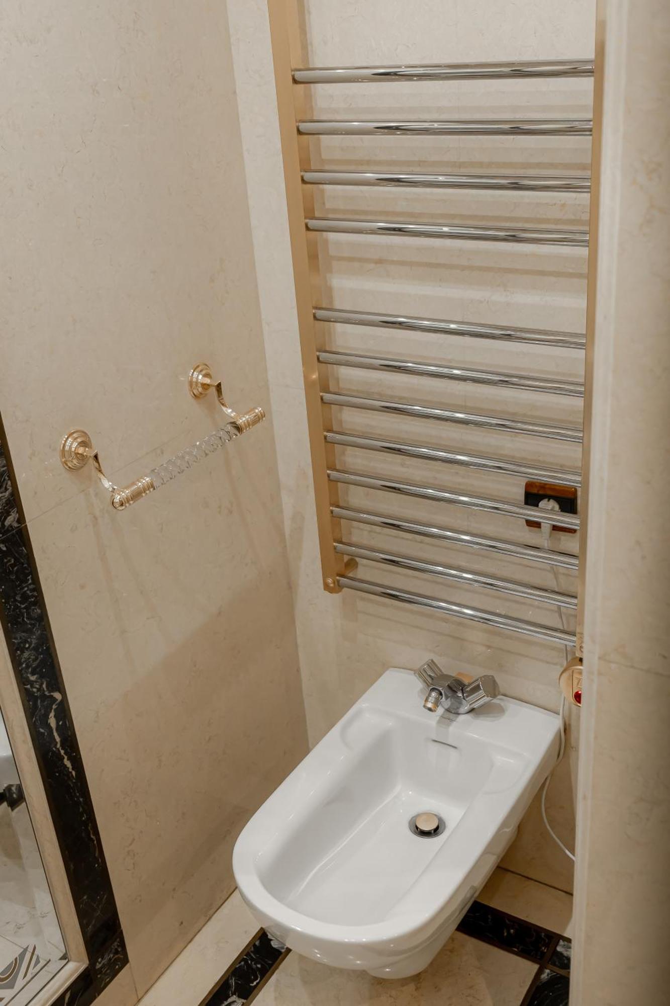 Les Amoureux De Alloggio in famiglia